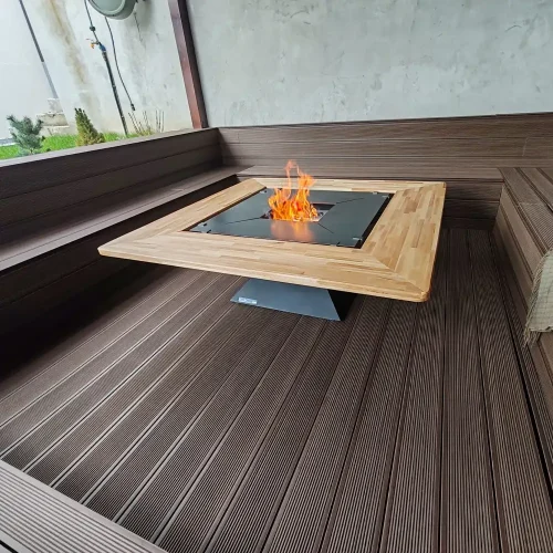 BlowVolt Pyramide grătar cu plită folosit ca fire pit pe terasă – vatră de foc inox cu tiraj reglabil, foto client