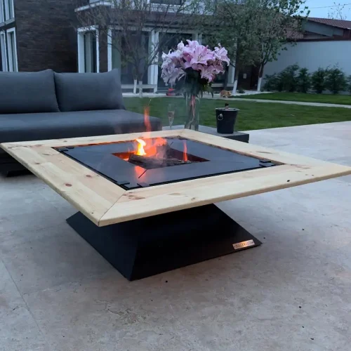 BlowVolt Pyramide grătar cu plită și vatră de foc în curte – fire pit inox tiraj reglabil, foto client